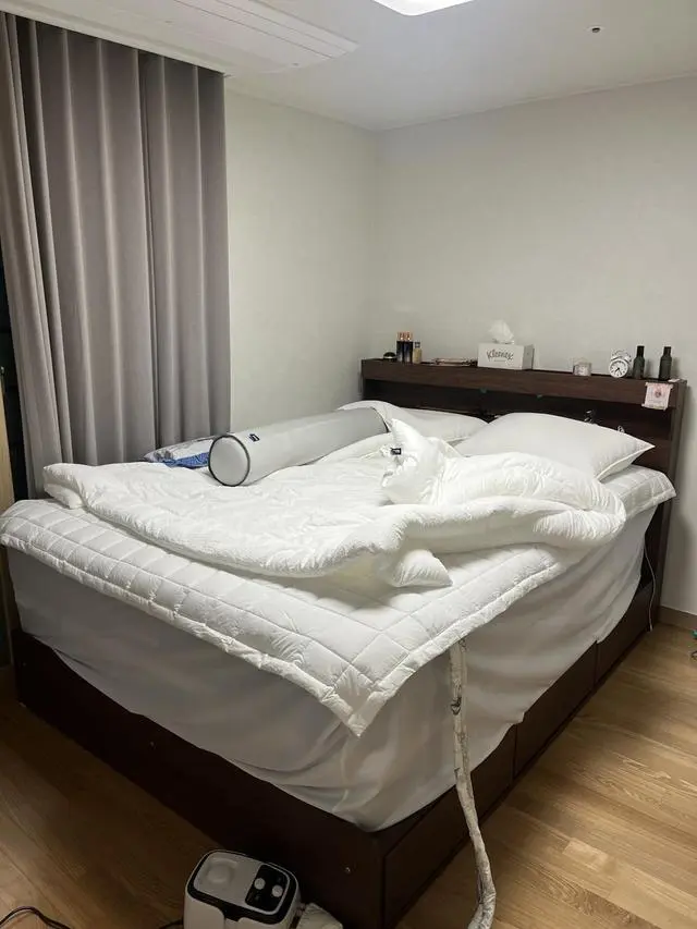 친구 집들이 갔을 때 침대를 보고 너무 괜찮아 소개받아