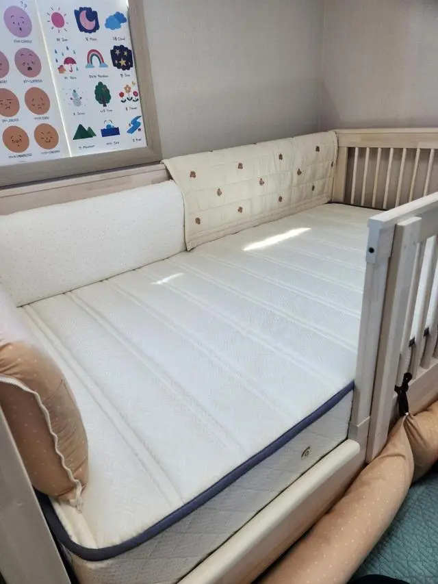 배송도 빨랐고 제품도 안전하게 잘 왔습니다~~
애기가 
