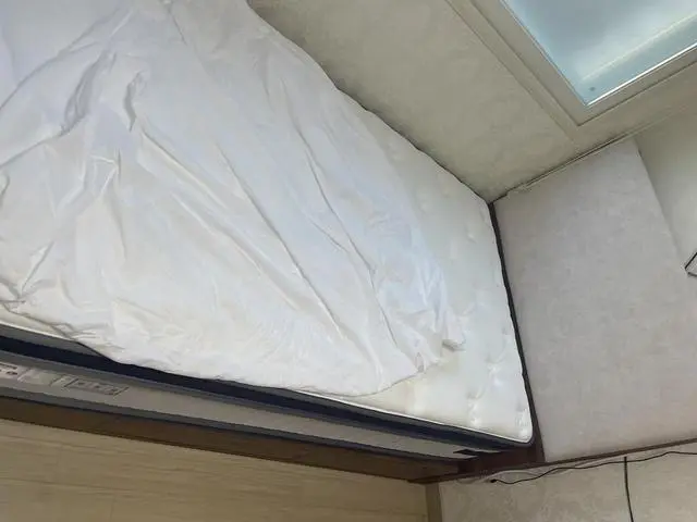 방배쇼룸에 방문해서 직접 누워 보고 다른제품과도 비교하