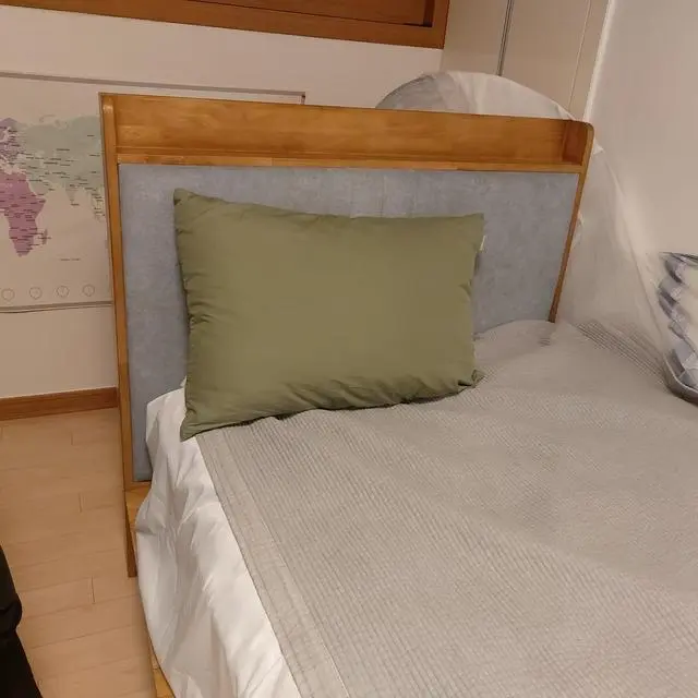 고3  아들이 처음 사용하는 침대로 선택했어요. 조금 