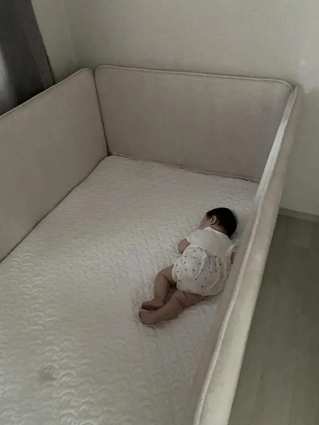 너무 좋고 아기도 너무 좋아하고 튼튼하고 설치도 친절히