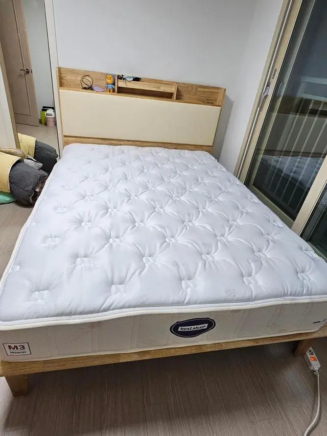 이사하면서 약10년만에 다시 침대를 구매하게 되었습니다