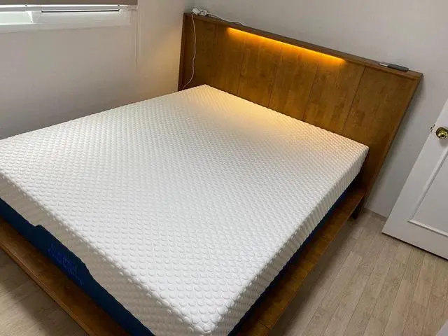 제품을 주문하고 대략 4주 만에 받아 봤습니다.

침대