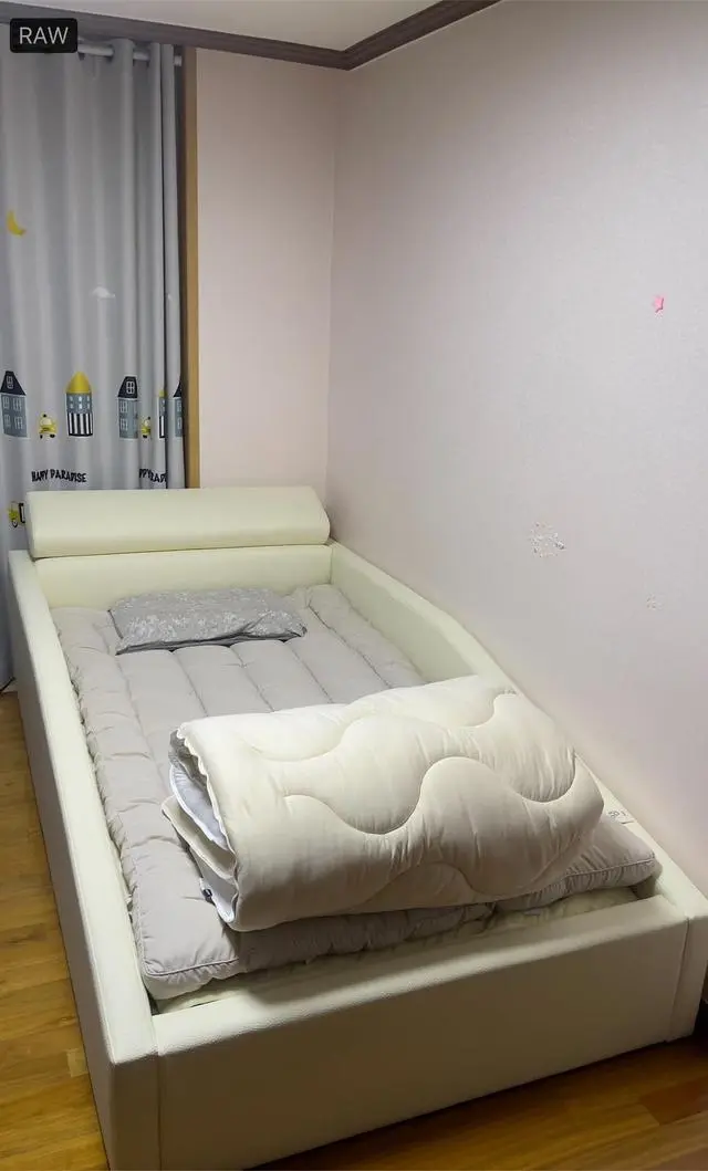 아이가 혼자 잘 시기가 되어 침대를 알아보던 중에 베스