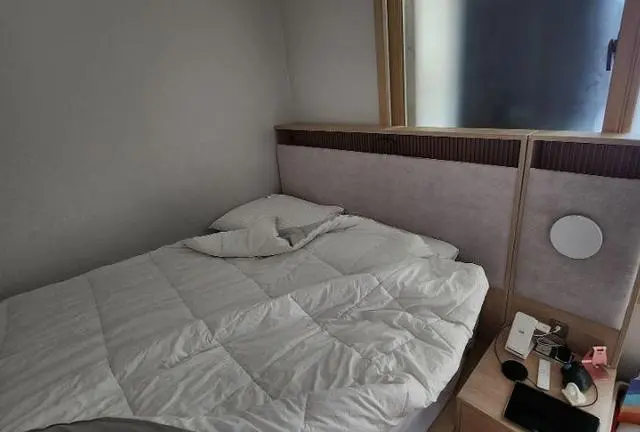 신혼침대로 직접 쇼룸에 가서 신랑이랑 상담도 하고 체험