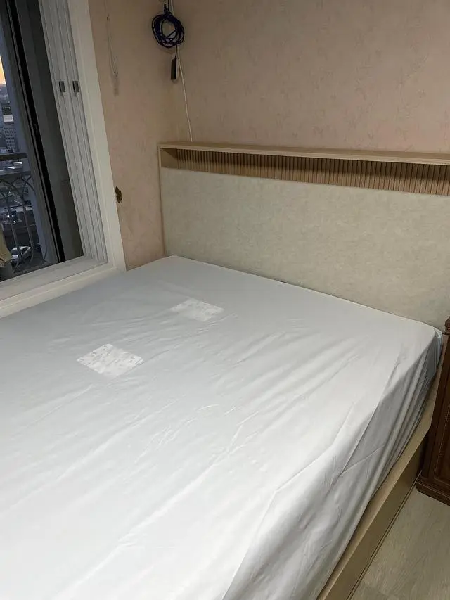 집에 오래된 침대들을 다 교체했어요^^

큰 방에는 모