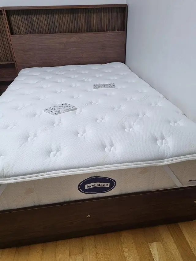 새 학기에 이사를 하게 되어서 새 침대를 알아보게 되었
