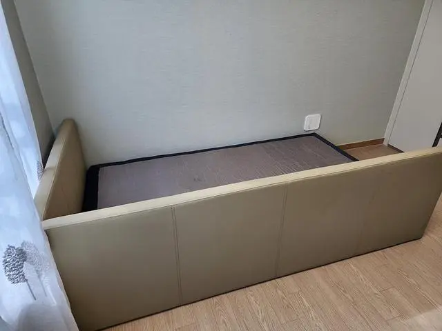 범퍼침대 사용하던 16개월 아기에게 침대를 사주려고 베