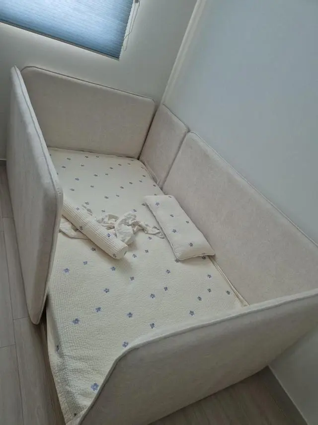 이사가면서 아기침대 새로 바꾸기로 결심했어요.

여러가