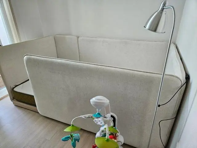 아기가 태어난 지 4개월

이제 막 뒤집기를 시작하는 