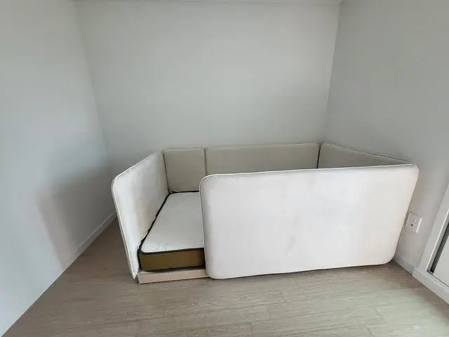 아기가 점점 커가면서 아기침대가 작아져 아기 침대를 찾