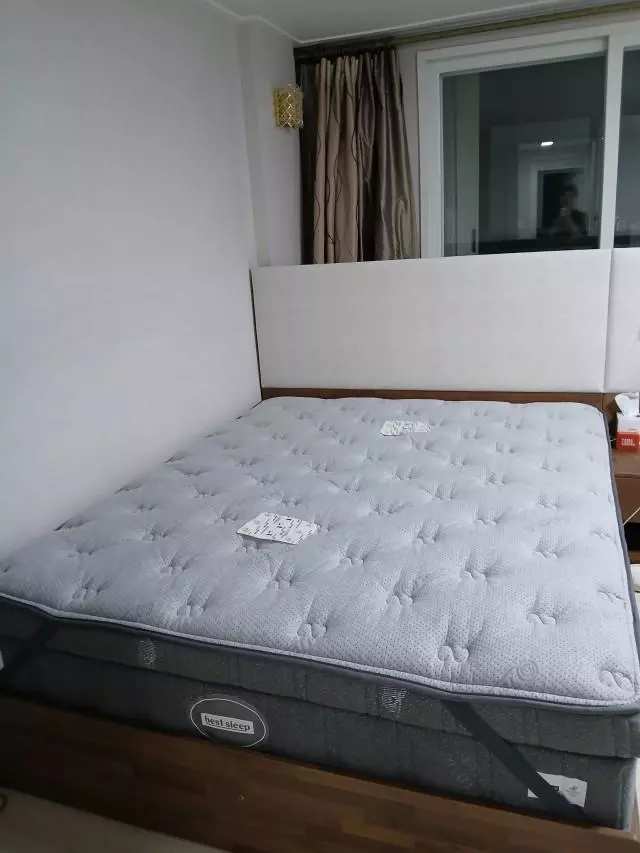 매장방문해서 체험해보고 구매했습니다.
매트리스와 프레임