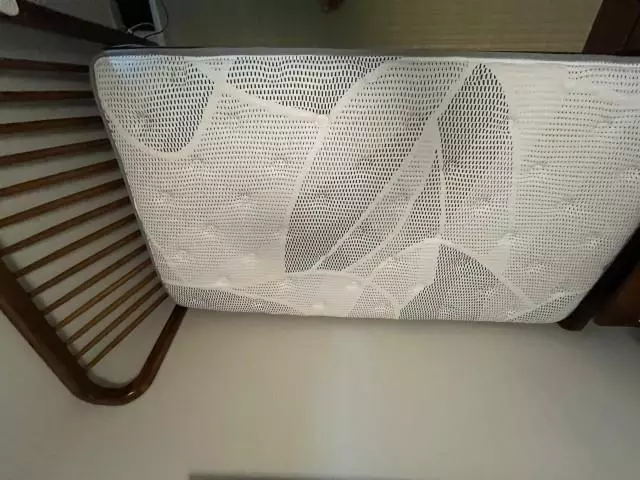 호텔에서 사용하는 매트리스느낌입니다.
저에게는 누우면 