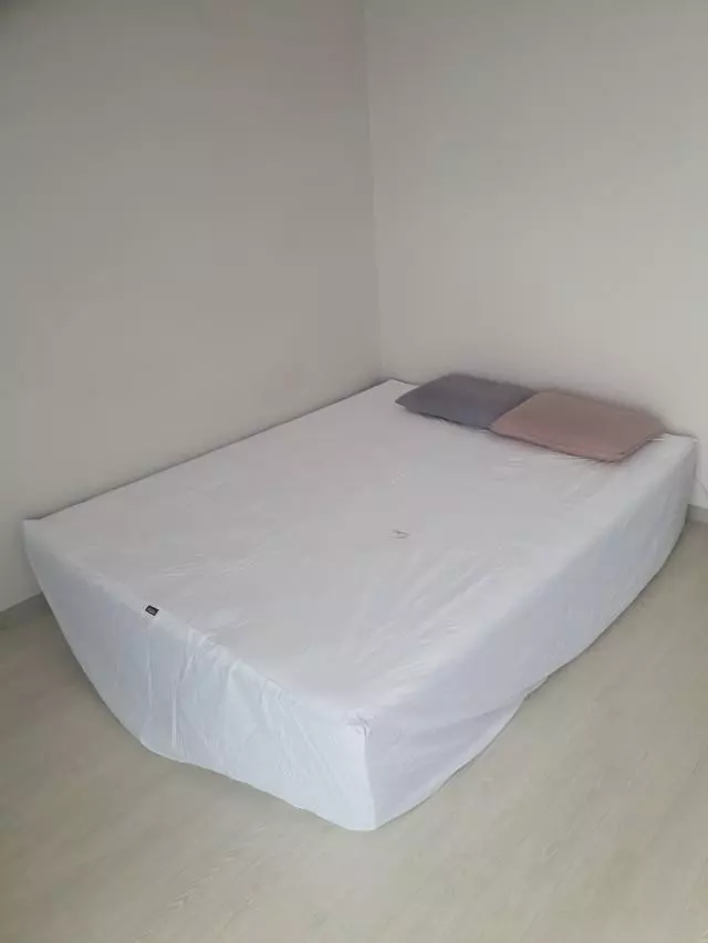 침대 너무 맘에 듭니다. 기사님들이 빠르게 원하는 위치