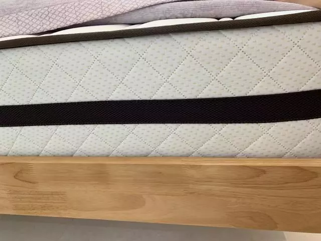 허리때문에 탄탄한 침대를 원했는데 진짜 탄탄해요! 탄탄