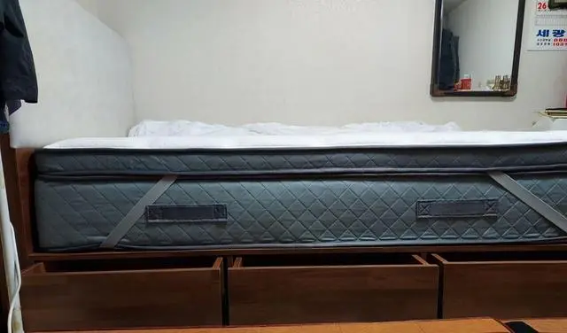 친정엄마가 허리가 안 좋으셔서 침대 하나를 사야겠다 하