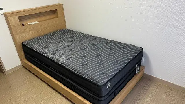 지인분이 사용하시던 베스트슬립에 평소 관심이있다가 침대