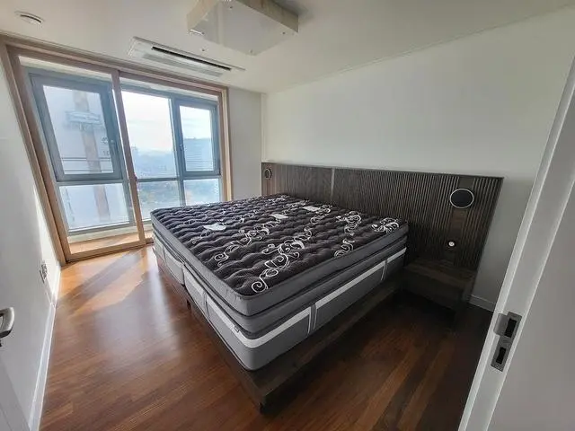 저희는 신혼부부 입니다

이번에 임신을 하면서 이사를 