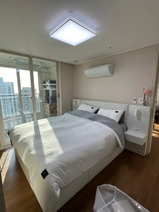 푹신하고 뽀송하고 너무좋아요 설치도만족합니다





