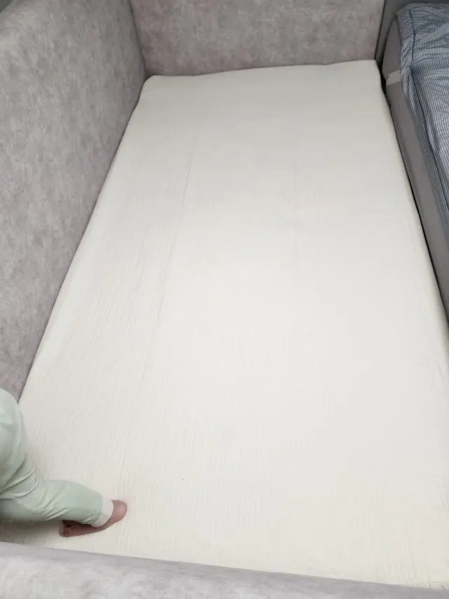 애기 매트리스로 유명한 엘라비아 구매했어요!ㅋㅋ
탄탄하