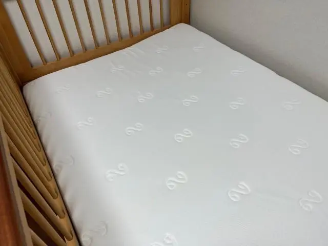 침대구매 후 너무 만족해서 애기 토퍼까지 주문했습니다 