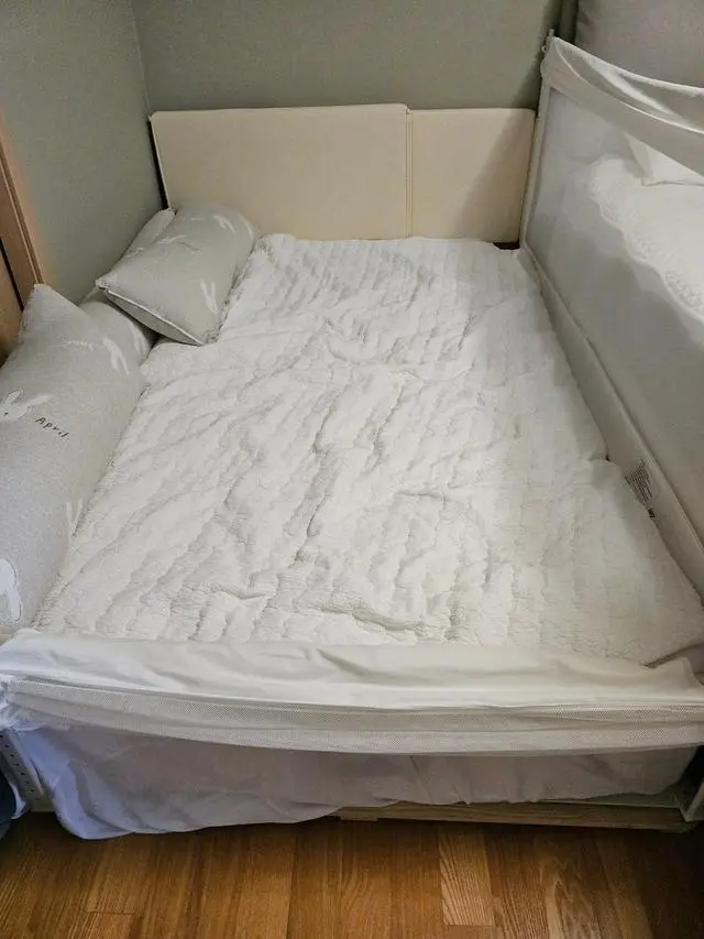 아이를 낳다보니 두 아이 각각 매트리스를 하나씩 사게되