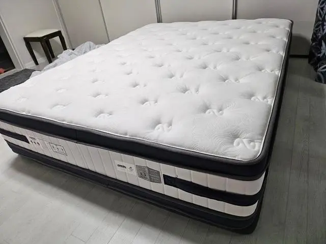작년에 두 딸아이 침대를 구입해서 써보고 이번에 집 리