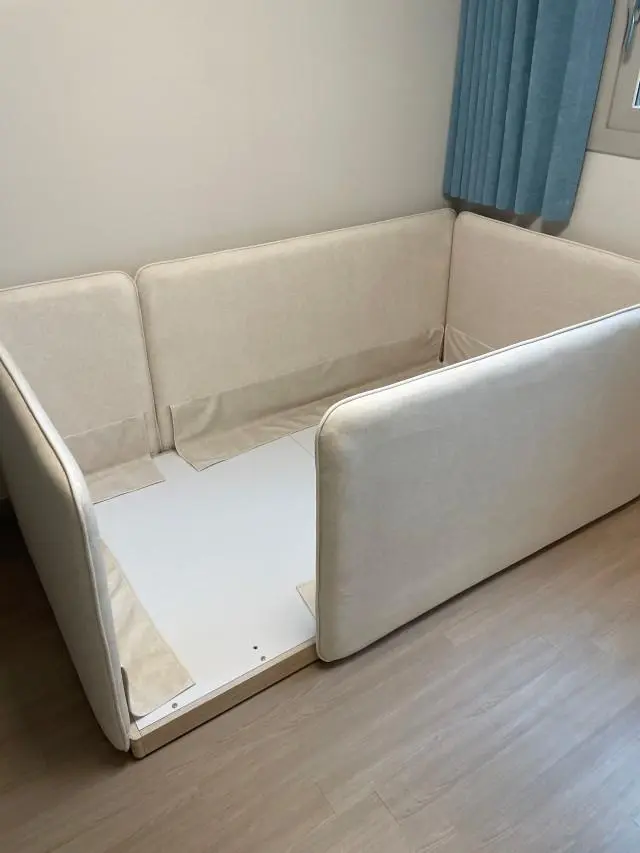 방은 작은데 침대는 커서….ㅠㅠ만족합니다 좋아요!


