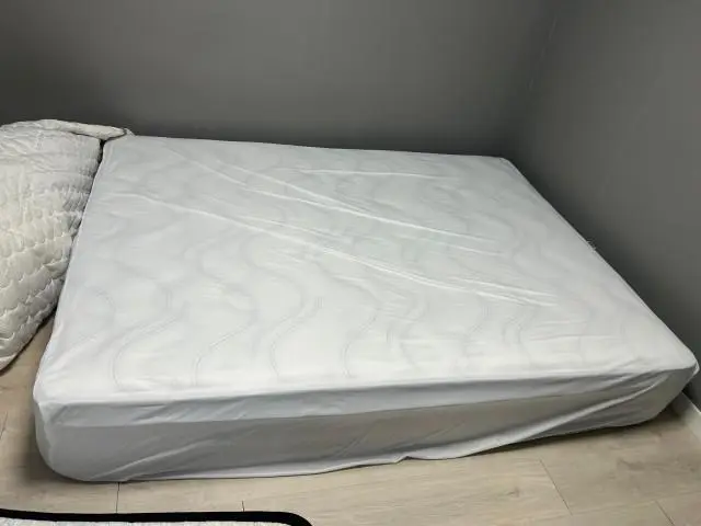 침대가 롤팩으로 와서 별도로 추가비용없이 편하게 설치했