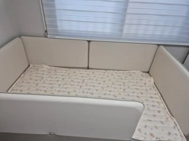 ㅇ**** 침대에 어쩜 사이즈가 딱맞는지
아이가 편해하