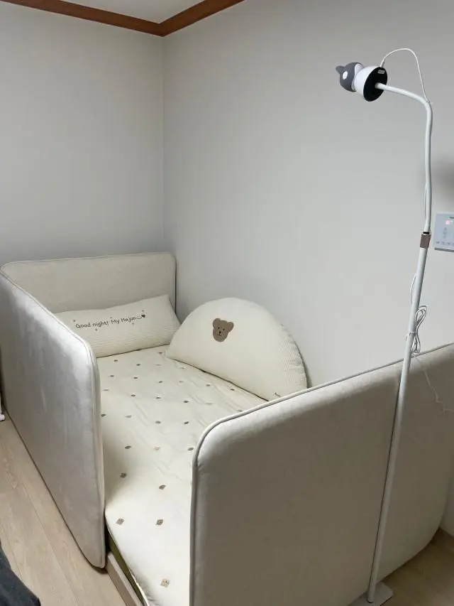 아기가 100일이 지나고 슈퍼싱글 침대로 바꿔야하는데 