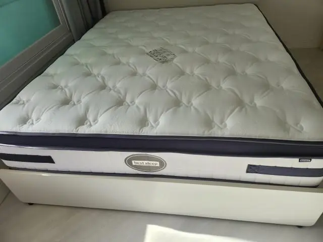 오늘 도착했어요 기사님 상당히빠르게 설치 철거까지해주셨