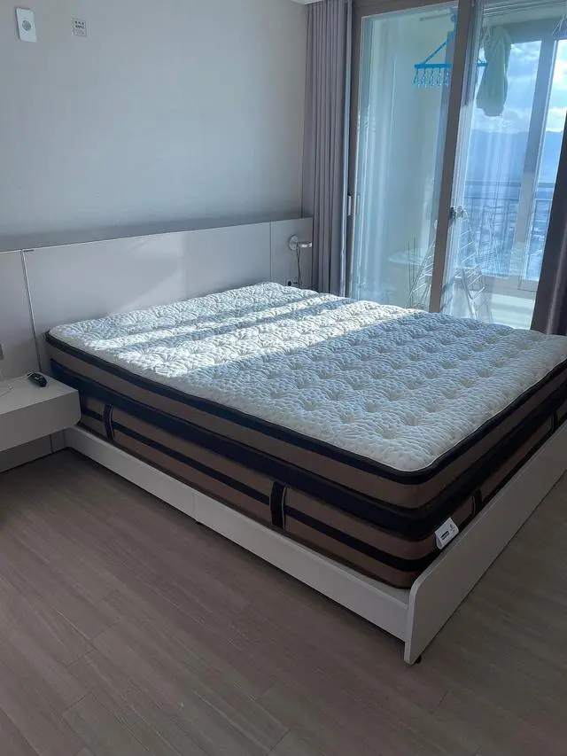 10년 넘게 쓴 침대를 이제는 정말 바꿀때가 온것같아 