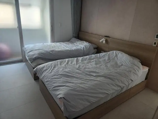 부부침실에 m5 슈퍼싱글 두개를 구입하여 사용하고 있습