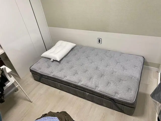 베스트슬립 명동점에서 구매하였습니다. 일단 쇼룸에 계신