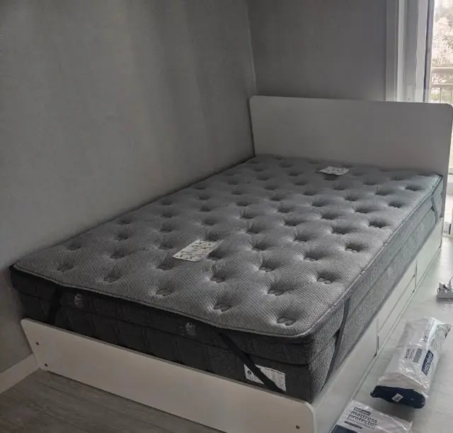 쇼룸에서 누워보고 샀는데 편하고 좋아요





(20
