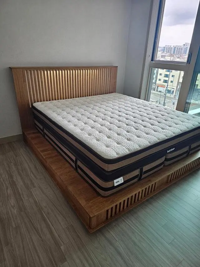 이번에 이사를 가게 되면서 새로운 침대가 필요해서 지인