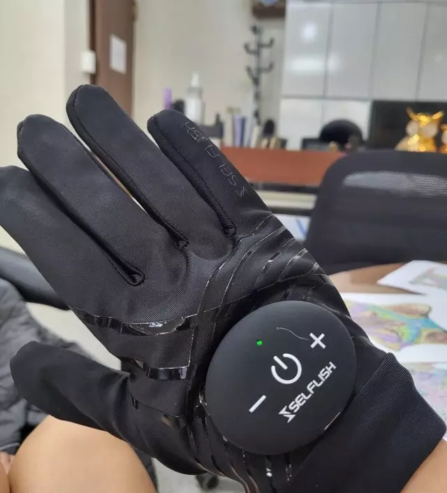 우선 패치사용이 아니라는점에서 장점 ( 물을 묻혀야함)
