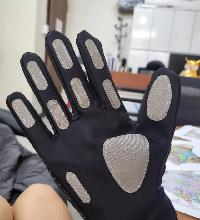 우선 패치사용이 아니라는점에서 장점 ( 물을 묻혀야함)
