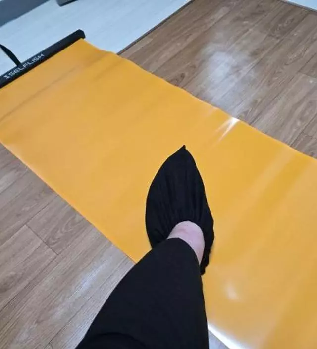가격대 비해 좋아요!! 땀복 입고하면 홈트로 땀 펄펄날듯하네요!!
