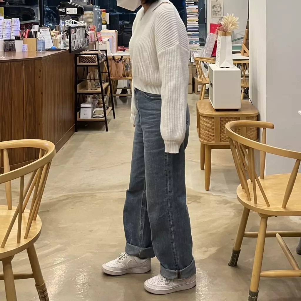 157/49 입니다! 스파오 하의는 26이 딱 맞는 것 같아요. 허리는 딱 맞는데 통이 크고 길