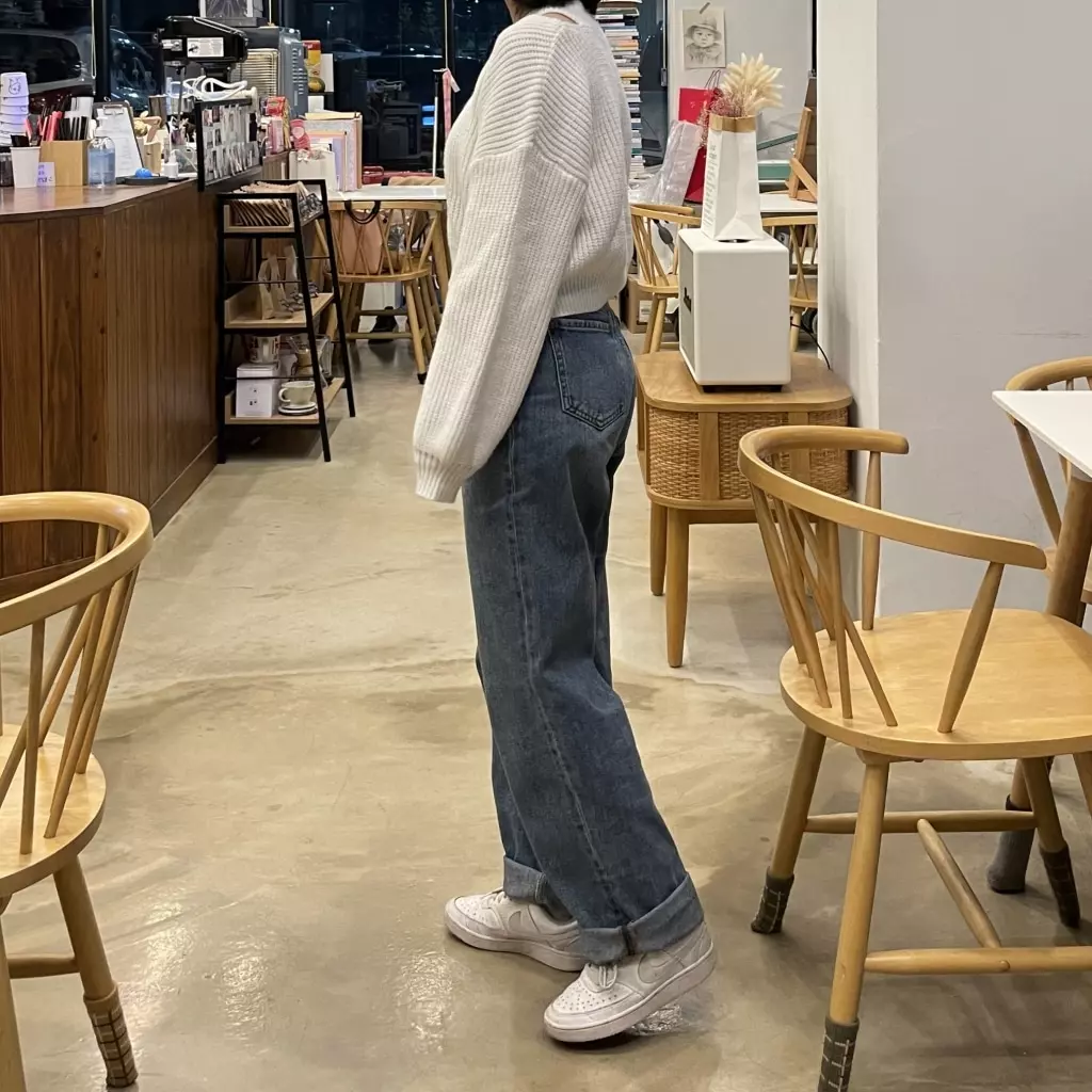 157/49 입니다! 스파오 하의는 26이 딱 맞는 것 같아요. 허리는 딱 맞는데 통이 크고 길